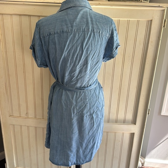 UNTUCKit Woman’s Denim Terry Button Down Collared Belted Dress - Picture 6 of 14